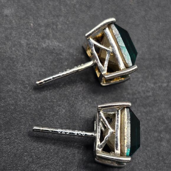 Sterling Silver Green Glass Stud Earrings Posts 925 - Picture 2 of 8